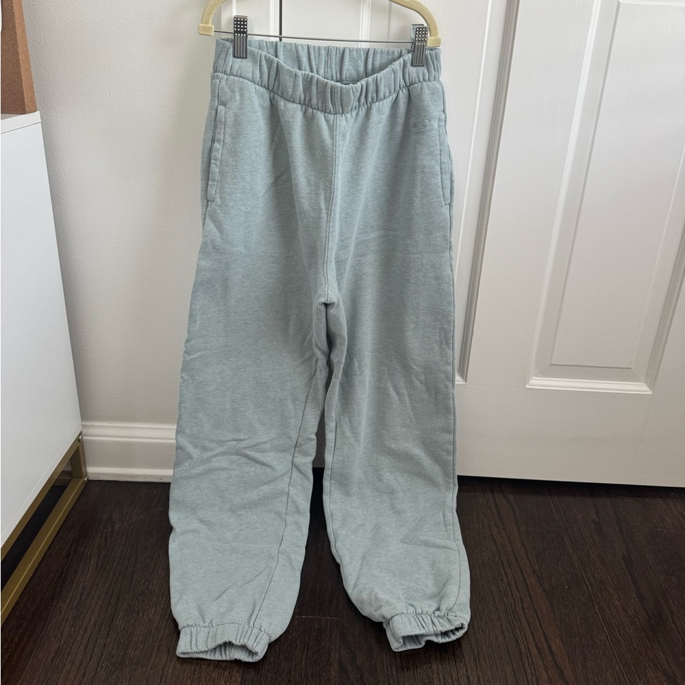 Women's Hollister Feel Good Fleece Dad
Joggers in Light Heather Blue